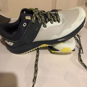 New balance women’s sneakers size 6.5. Worn once